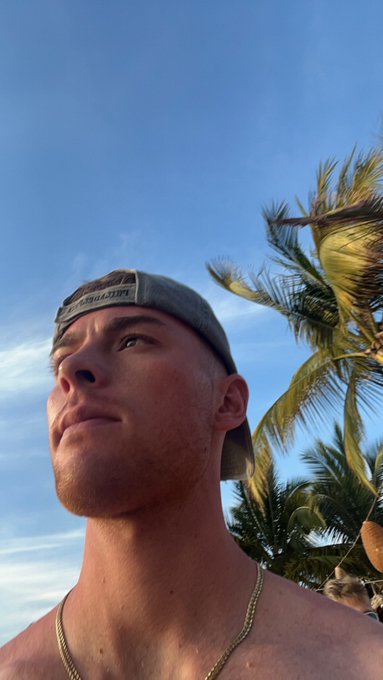 Island boy https://t.co/sEzYFtN9uK