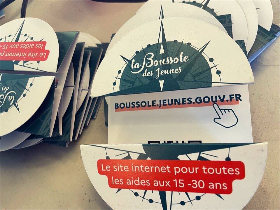 Lancement du site la Boussole des jeunes porté par @InfoJeunes38 . Permettre l'accès aux droits à tous les 18-30 ans du territoire #logement #emploi #aidessociales. Fière d'avoir accompagnée le développement du site pour agir encore plus en solidarités @GrenobleAlpes @UMA_METRO