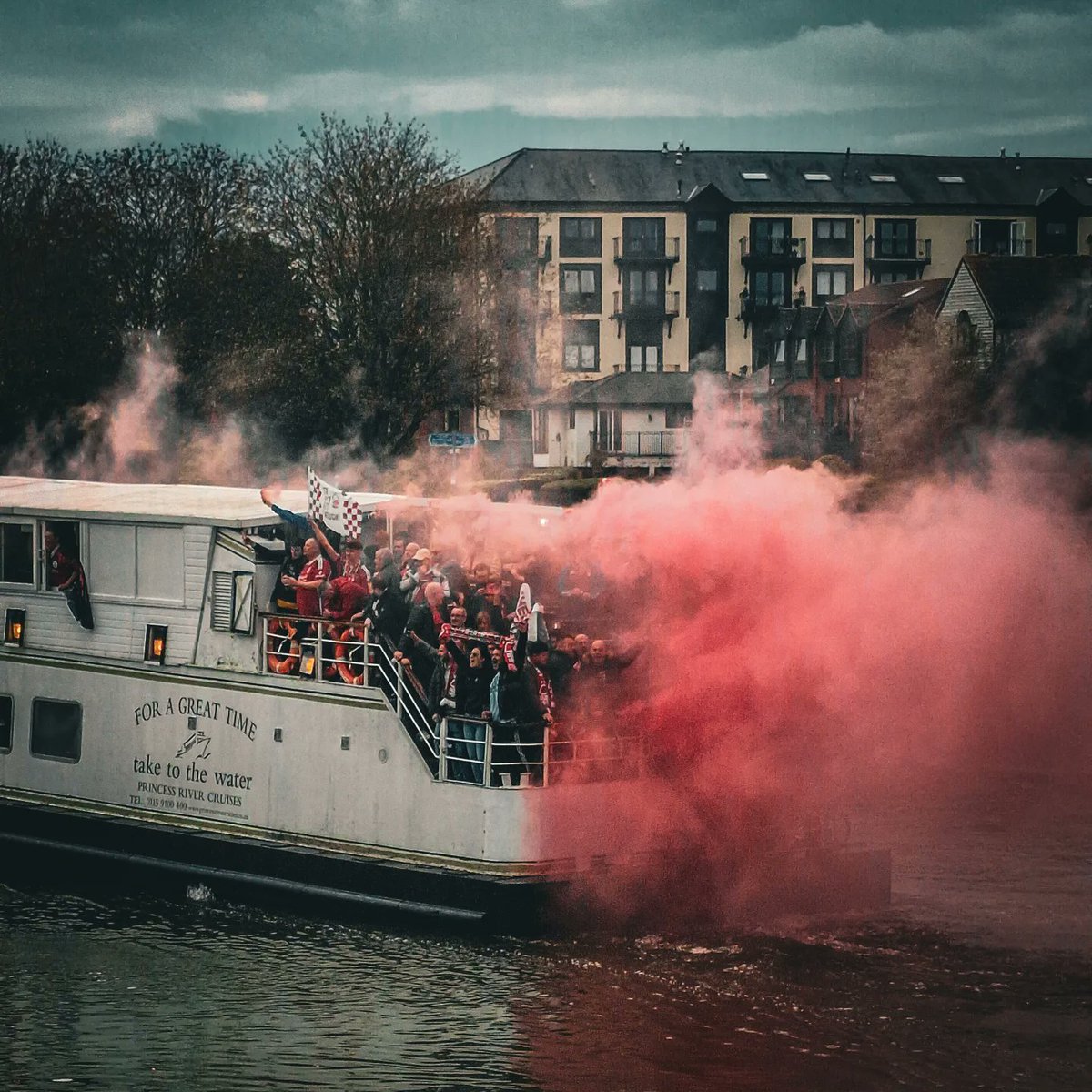siwathall's tweet photo. @Forza_Garibaldi pre Wolves party boat 🛥🔴⚪️🌳🍻 #nffc #nottinghamforest #forzagaribaldi #footballfans #forest https://t.co/li7umD7SKr