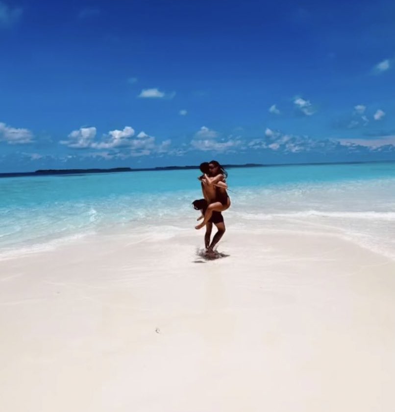 Kaan Yıldırım & Pınar Deniz’den aşk dolu, romantik bir kare. 😍