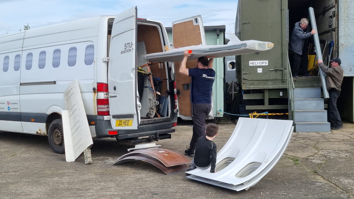 Stu-Art Aviation (@stu_artaviation) on Twitter photo When you go to collect a couple of little bits for <a href="/JohnnyVegasReal/">Johnny Vegas</a> and end up with 3 lynx stabilisers that needed to be loaded on my head.
What's next?! When you go to collect a couple of little bits for <a href="/JohnnyVegasReal/">Johnny Vegas</a> and end up with 3 lynx stabilisers that needed to be loaded on my head.
What's next?!