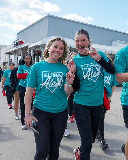 LLefty18's tweet image. Things to do today: 

1. Support Ovarian Cancer Awareness @ geauxteal.com 

2. Go for a gratitude walk @geauxteal 

3. Know the signs &amp;amp; symptoms and educate the women in your life

4. Grab some teal &amp;amp; watch your favorite softball team

#GoPack #AllForAlex #GeauxTeal