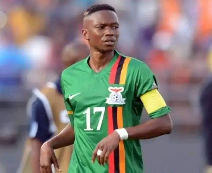 SAD NEWS💔
Chipolopolo Legend Rainford Kalaba has been involved in a Road Accident, and he is in a Critical Condition at  Lusaka hospital according to information just received from those on the scene.
The unidentified lady he was with in the car died on the spot along Kafue Rd🇿🇲