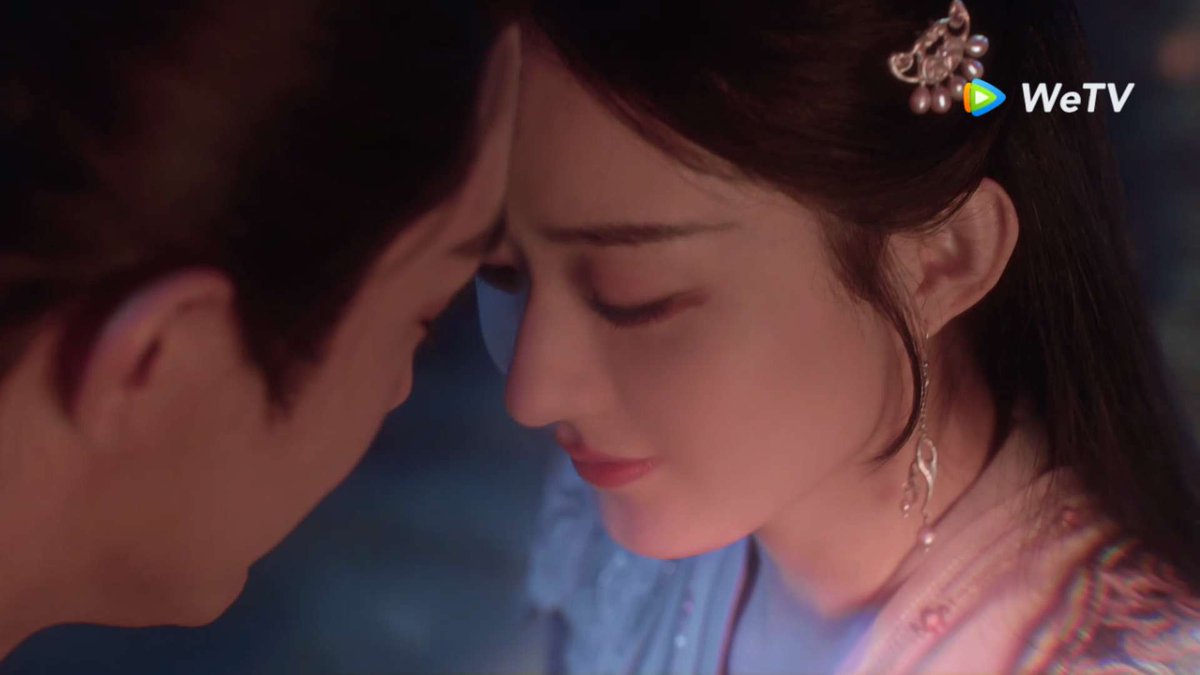 femeec's tweet photo. This was a awesome drama, i dont know how to pinpoint it, but there was some kind of charm they I just enjoy each episodes #TheLegendOfShenLi #LinGenXin #ZhaoLiYing #ep37
That forehead scene reminds me a lot of #PrincessAgent 🥺🥹 it feels like this is their alter sequel https://t.co/ZugtaUeYl8