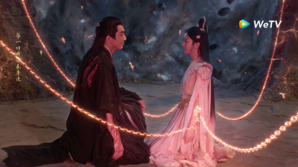 femeec's tweet photo. This was a awesome drama, i dont know how to pinpoint it, but there was some kind of charm they I just enjoy each episodes #TheLegendOfShenLi #LinGenXin #ZhaoLiYing #ep37
That forehead scene reminds me a lot of #PrincessAgent 🥺🥹 it feels like this is their alter sequel https://t.co/ZugtaUeYl8