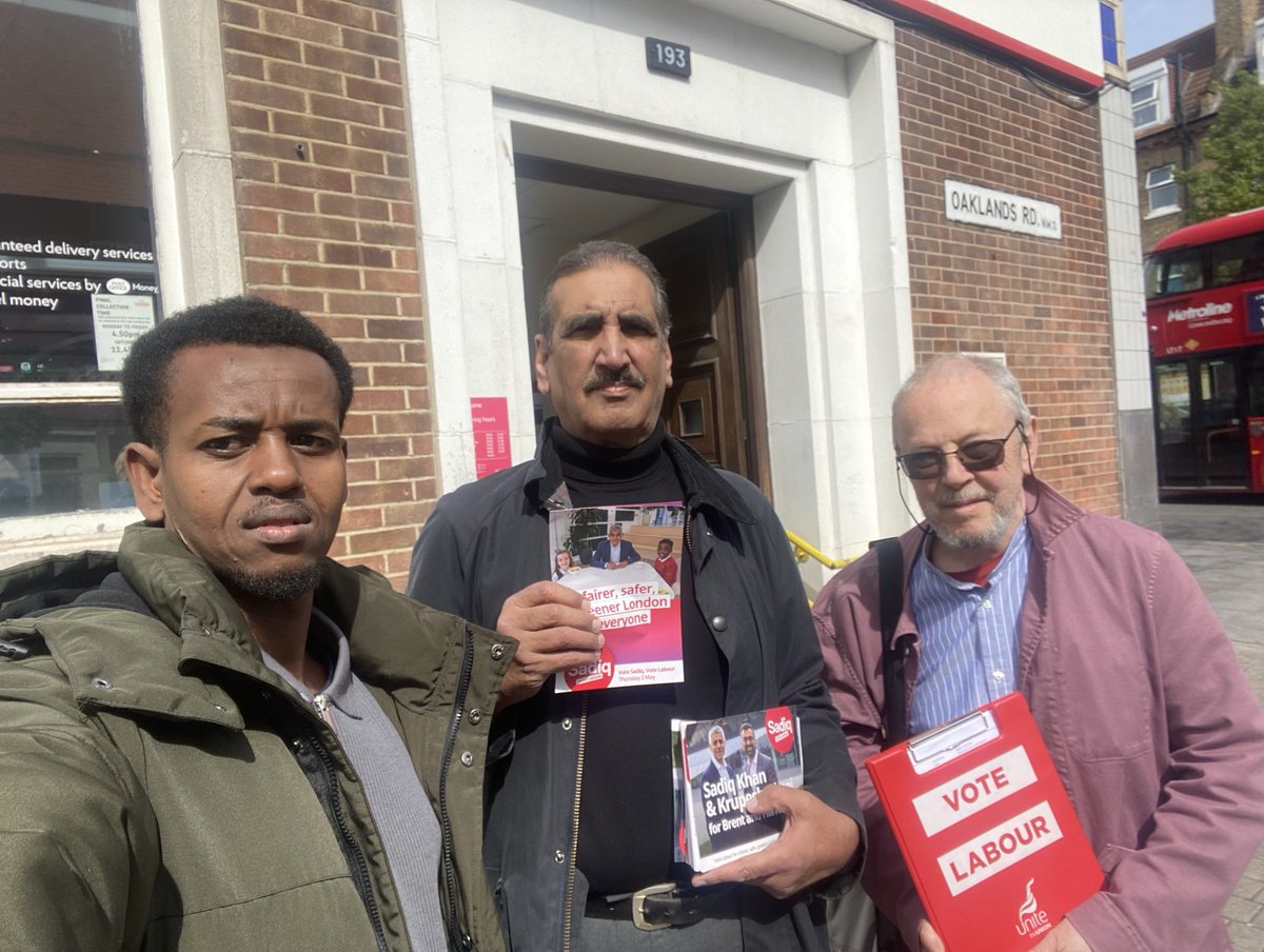 Cavassing on Anson Road. ⁦@SadiqKhan⁩ and ⁦@KrupeshHirani⁩ are definitely household names. Massive support at the ⁦@doorsteps⁩ Cllrs door knocking is a big plus. An ex-Tory Cllr said how much Brent and myself had helped him adjust to his disabilities.