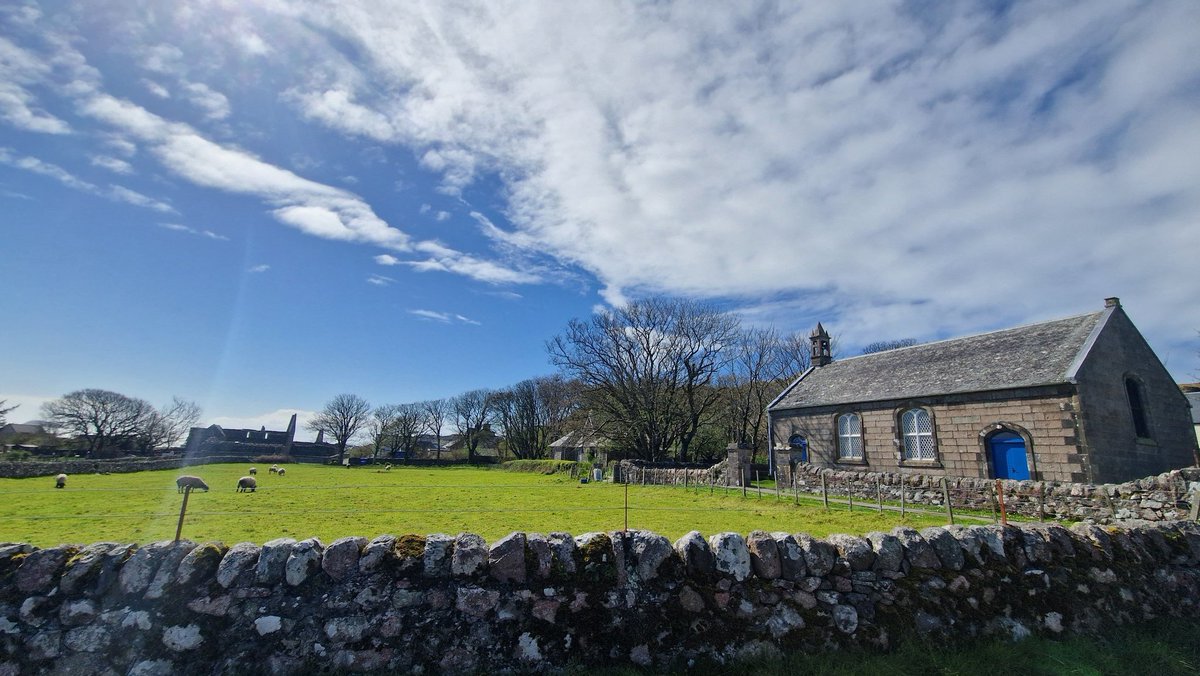EileanIdhe's tweet image. Out 'n about in the village earlier this afternoon putting up notices in hotels &amp;amp; noticeboards for our Mass/service times - it was very windy with rain showers but I got a break in the weather. Some ferry disruption with the wind &amp;amp; swell #isleofiona #thinplace #iona #SoundofIona