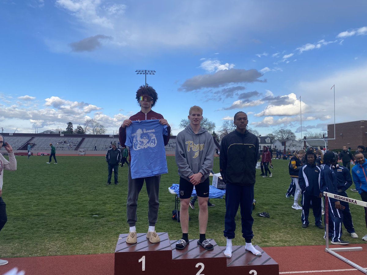 CavemenBTrack's tweet photo. 110m HH Results from #TheClassic

🥇 Skyler VanSkyhawk MHS

15.14 (New Meet Record)

🥈 Keaton Nash - Penn 15.66 @KingsmenTrack 

🥉 Ayden Mccarey - Niles 15.80 @NilesAthletics 

@cavemensports https://t.co/VT4CZJJioH