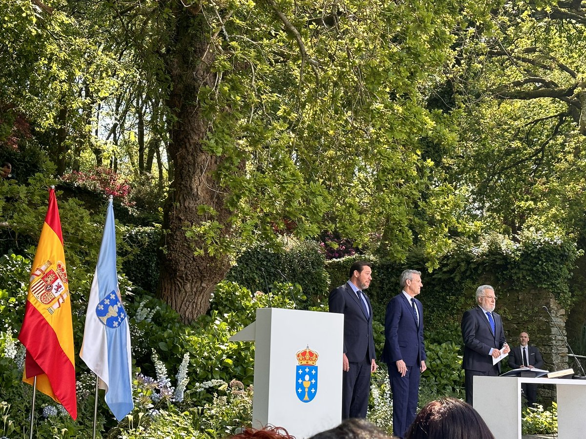 Un día de emociones, un día más en la historia de Galicia. Enhorabuena presidente @AlfonsoRuedaGal !!