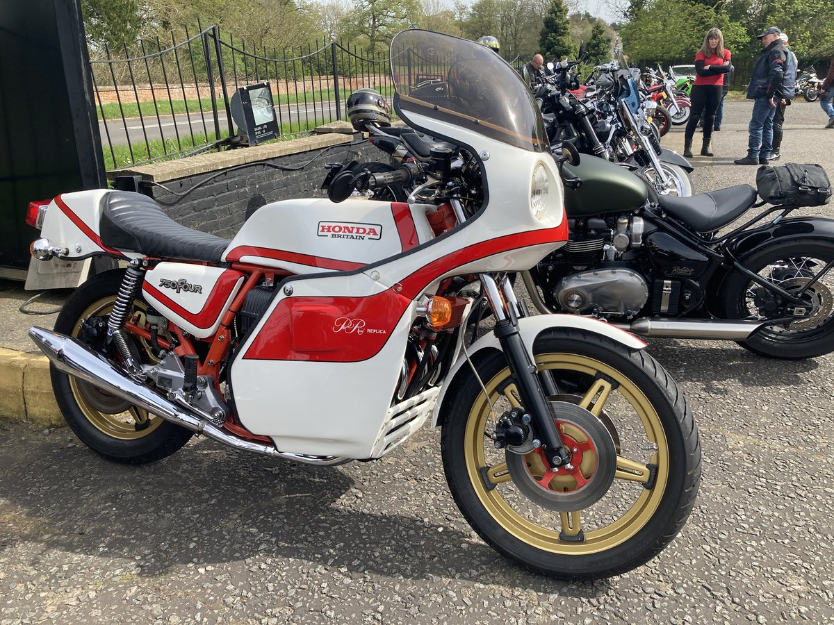 I had a fine day out today😎

First stop Beds Fire & Rescue for their Spring Start-Up event🤩

Then @PureTriumph Woburn for cake from Emma’s Cafe and a look at the classic Fords🚙 and bikes🏍

Bikes🏍bacon🥓cake🍰coffee☕️ice cream🍦and sunshine🌞perfect👌
BikerKaz.com