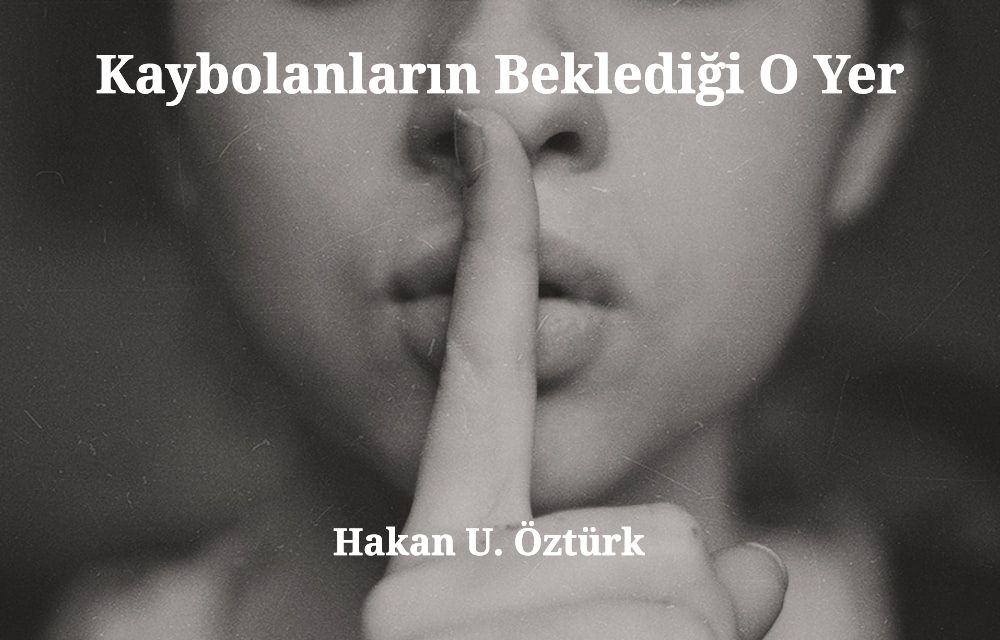 "Buraya ilk geldiğinde, bedeni yırtılıp açıldıktan ve düşünceleri bulanıklaşarak kendisinden uzaklaşıp her şeyin parçası olduktan sonra, aşağısı ve yukarısı gibi şeyler önemini yitirmişti." 
-Kaybolanların Beklediği O Yer, Hakan U. Öztürk
kovuk.org/kaybolanlarin-…