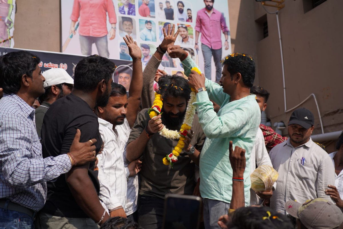 Nithinjames58's tweet photo. #FamilyBlockbusterYuva
#BlockbusterYuva
#Yuva https://t.co/FOq5MlBqkg
