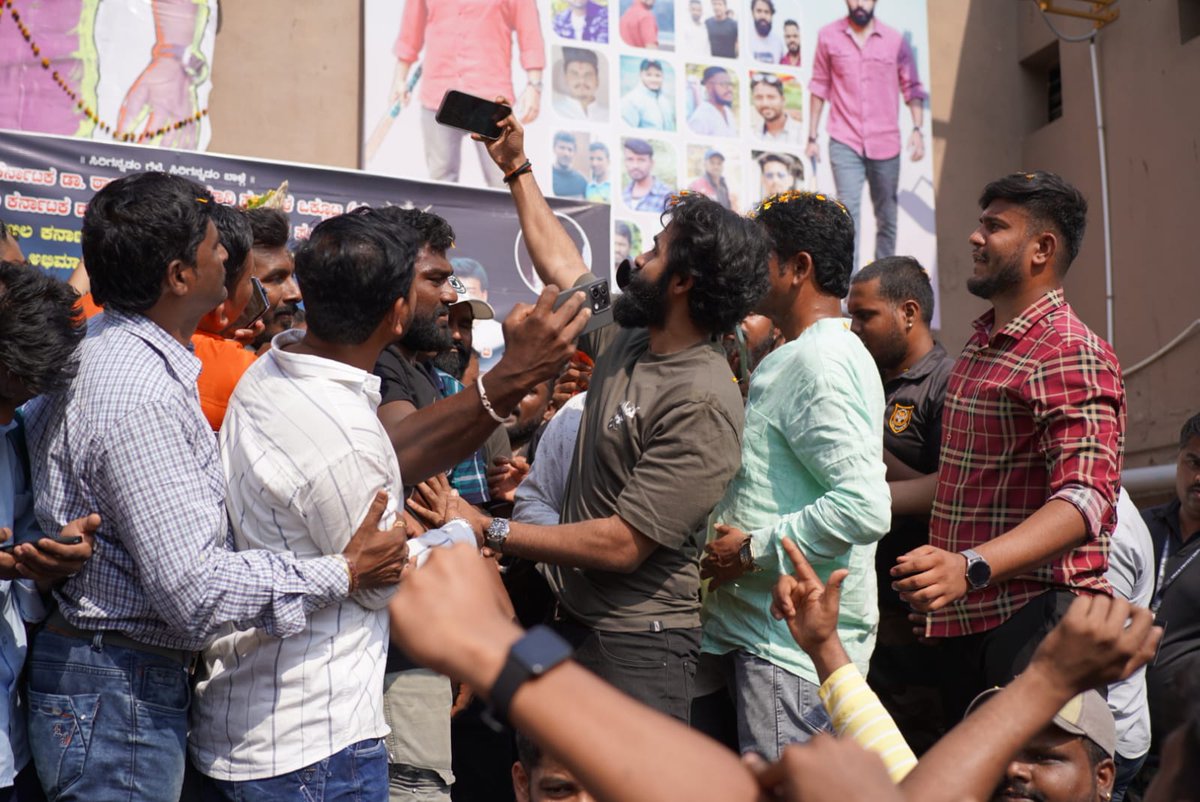 Nithinjames58's tweet photo. #FamilyBlockbusterYuva
#BlockbusterYuva
#Yuva https://t.co/Ldr5ekagEc