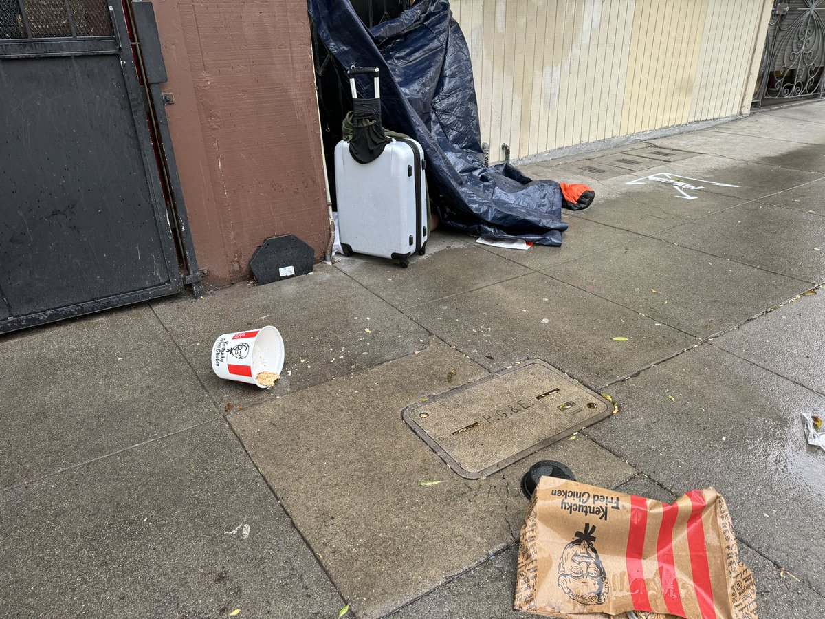 Astonishing inhumanity. It’s a food service entrance. I’m going to be very clear here it’s a health safety issue. @SF_DPH @emilyccohen @SF_HSH