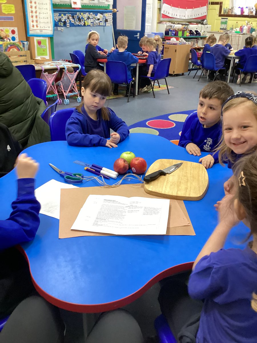 GEPSClass1's tweet photo. The theme for Science Week this year was 'Time'.  We explored changes to our ducklings over time, changes in the seasons and to apple cores over 4 wks.  We discovered that not all apples taste the same, have the same no. of seeds or decay in the same way! 🐣🦆🌷☀️🍂☃️🍎🍏 https://t.co/7kUOsXQtzI