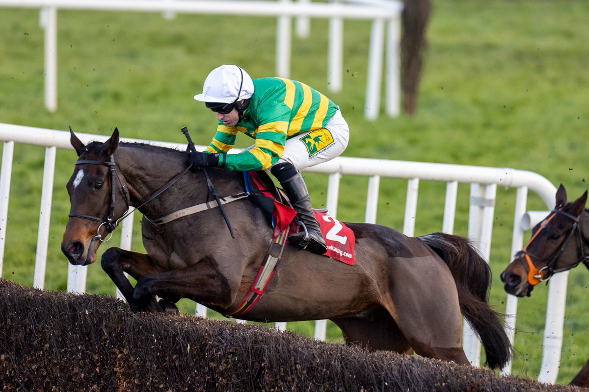 RacingPost's tweet photo. I AM MAXIMUS wins the 2024 Grand National! https://t.co/hU0uUmXFYd