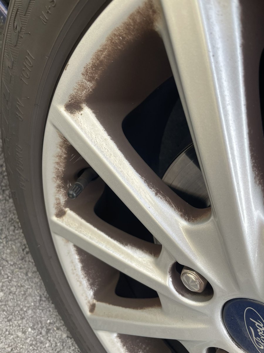 sarahocfc's tweet photo. @IMOcarwash not sure this constitutes clean… #poorshow #swindon https://t.co/nSPAt6KWvz