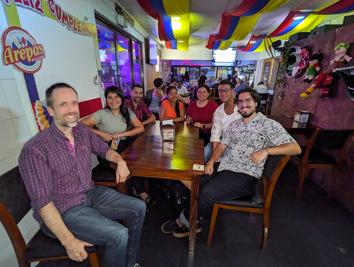 Dinner with this great team, for the bittersweet reason that <a href="/JuanKmejia_/">Juan Camilo Mejía</a> 's <a href="/stri_panama/">Smithsonian Panama</a> fellowship has come to an end. All the best for the next stage of your scientific journey. We will miss you in the lab!

With <a href="/AliciaSanjur/">Alicia Sanjur</a> <a href="/Roxanalveo_/">Roxana Alveo</a> <a href="/Ibrahim_Salman1/">Ibrahim Salman</a> and Angel Duarte