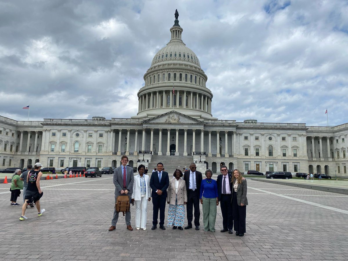 We are delighted to have hosted a delegation from Colombia. The mayors of Atrato, Candelaria, Puerto Tejada, and Riohacha, along with the directors of Mano Cambiada and Amunafro, met with leaders in DC to discuss issues affecting their cities. Some highlights:
#ACColombia