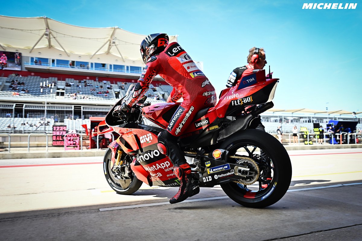 The #AmericasGP FP2 is underway 

30 minutes to finalize the bike setup and choose the #MICHELINPower tires for the race. 

#MichelinMotoGP #OfficialGripSupplier