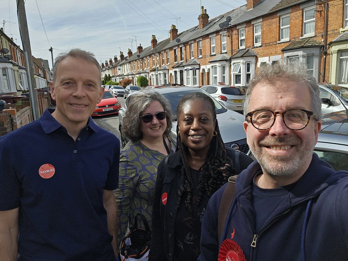 It was great to have @MattRodda with us in Thames ward this afternoon. We met lots of friendly locals. Lots of support for #Labour.