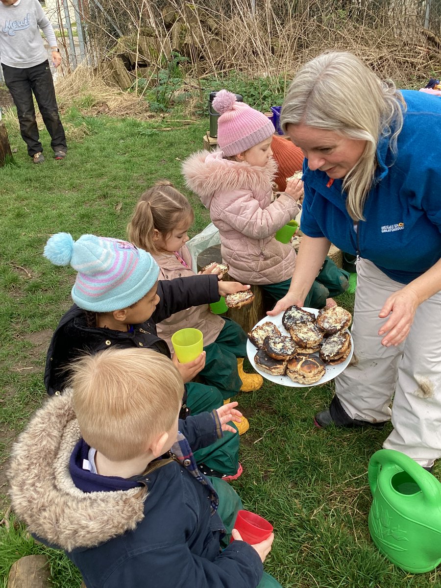 GEPSClass1's tweet photo. We learnt about how and why Easter is celebrated, made Easter craft and enjoyed Hot Cross Buns toasted on the Forest School fire.  We tasted Easter eggs, had egg and spoon races and took part in an Easter charity funrun!🥚🥄⛪️ https://t.co/GUbirdoXUX
