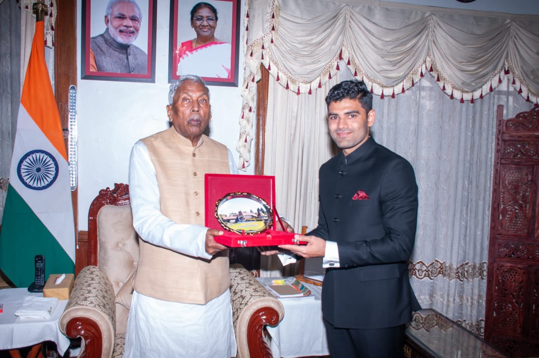 Officer Trainees of Indian Information Service (IIS) Group A from @IIMC_India, New Delhi, called on Governor of Meghalaya Shri Phagu Chauhan at Raj Bhavan, Shillong today. Discussions centered on Meghalaya's communication dynamics and media's role in public service. @MIB_India