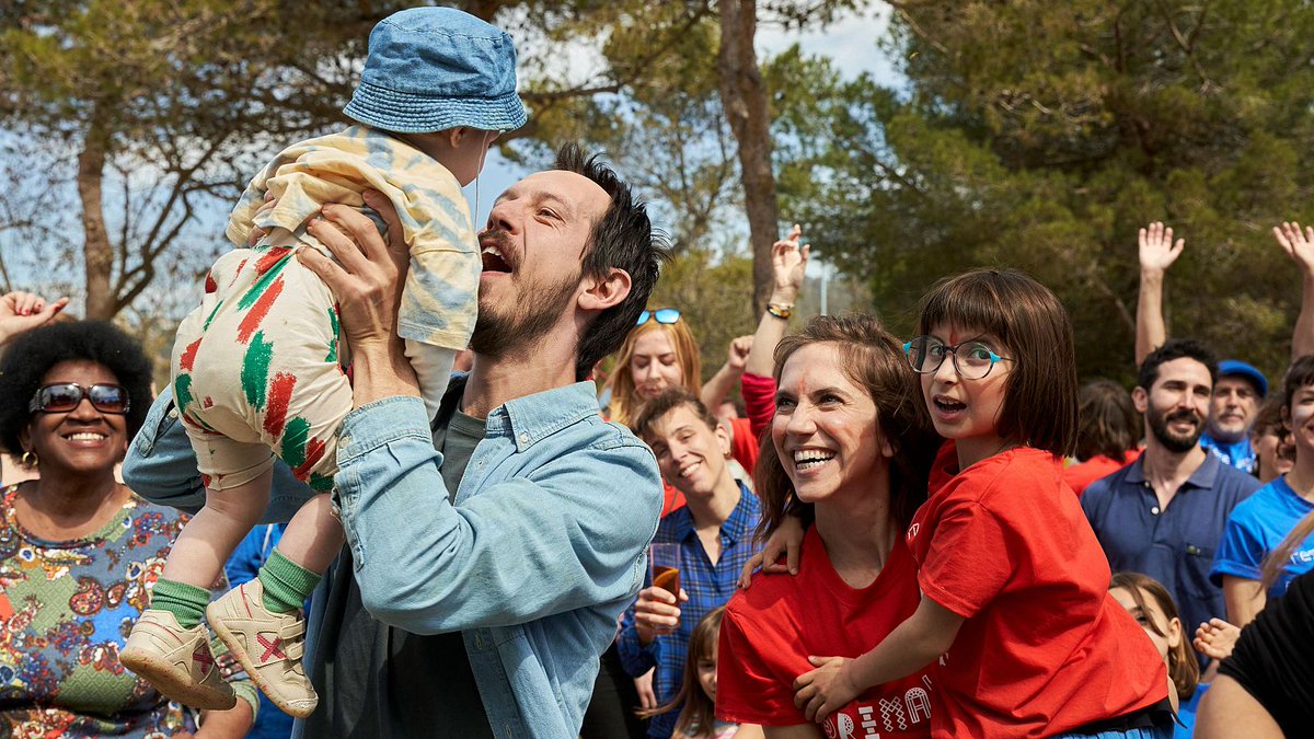 Inauguró @CANNESERIES y fue galardonada con el Prix Europa. Son algunos de los logros que ha conseguido 'Esto no es Suecia', la primera ficción original de @rtveplay Protagonizada por Aina Clotet y Marcel Borràs, llega a las 20:35 h a #SúbeteaLa2 ➡️rtve.es/n/16040850