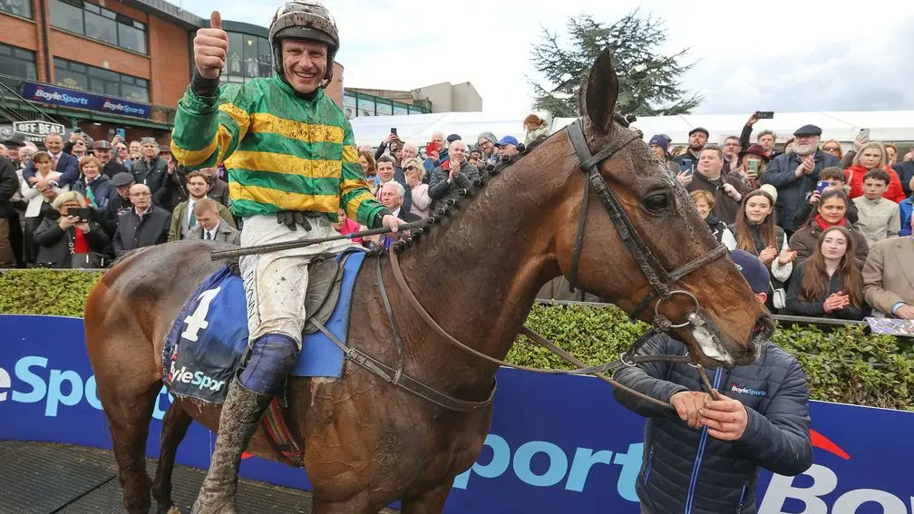 TonyLeeMoral's tweet photo. Who else won the Grand National today with I Am Maximus? #grandnational #iammaximus #gladiator #russellcrowe #GrandNational2024 #randox #grandnational #deltawork #aintree #GrandNationaltips https://t.co/8GOiYEPXq3