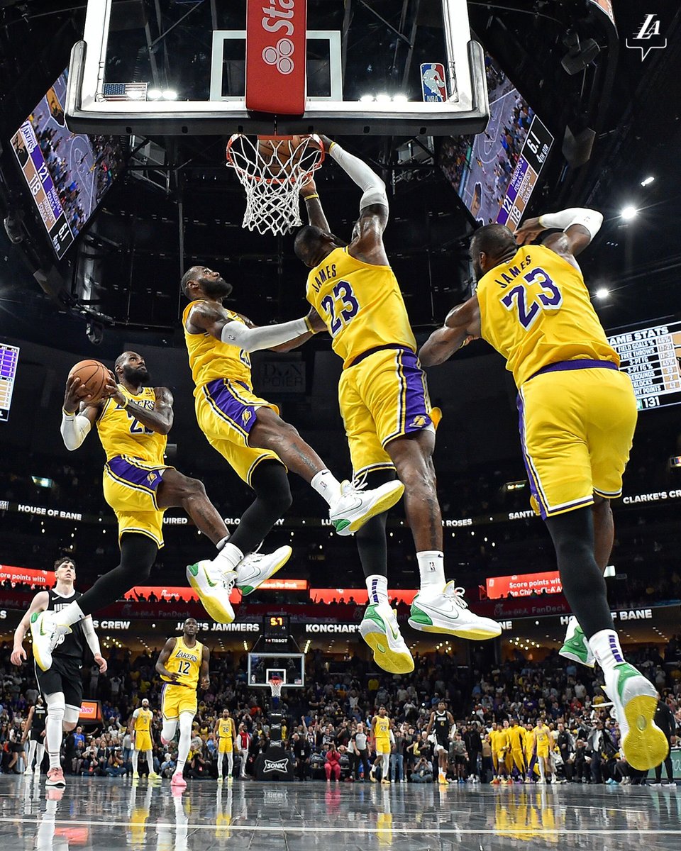 Lakers's tweet image. Style points.