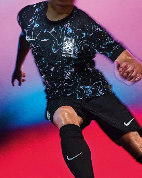 🚨 CONCOURS MAILLOT DE FOOT 👕

5 MAILLOTS A GAGNER 🎁🍀

- FOLLOW 👤 
- RT CE TWEET 🔁
- Dis moi le maillot que tu veux en commentaire 👇

Aussi vous avez -25% sur TOUT le site jusqu'au 21 Avril avec mon code " POLAK " 
🔗 : maxikits.com