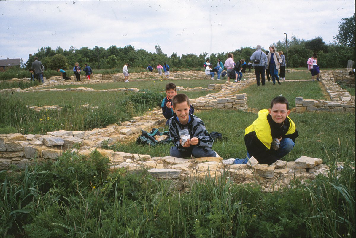 MKMuseum's tweet photo. A step back in time...
When our new galleries open, we'll have artefacts from the Bancroft Roman Villa on display!

DID YOU KNOW? 
The Bancroft Roman Villa was very modern - it even had its own underfloor heating system, and a summer house!

Images are courtesy of @livingarchive1 https://t.co/SEwLxTIkEm
