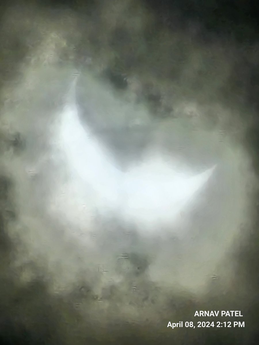_lay_12's tweet photo. Captured a cloudy solar eclipse this week
#SamsungGalaxyUltra #uab #SolarEclipse2024 #Birmingham https://t.co/dWpSa387h2