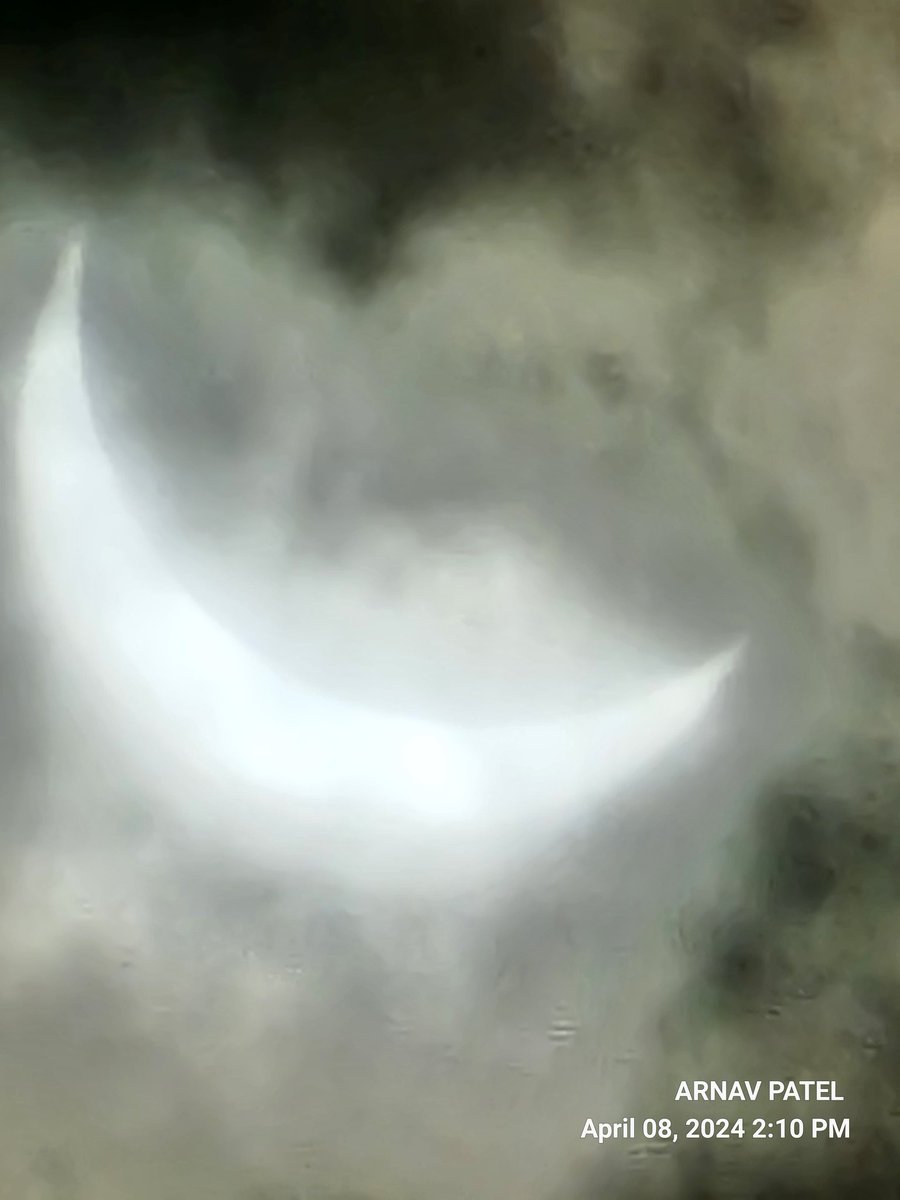 _lay_12's tweet photo. Captured a cloudy solar eclipse this week
#SamsungGalaxyUltra #uab #SolarEclipse2024 #Birmingham https://t.co/dWpSa387h2