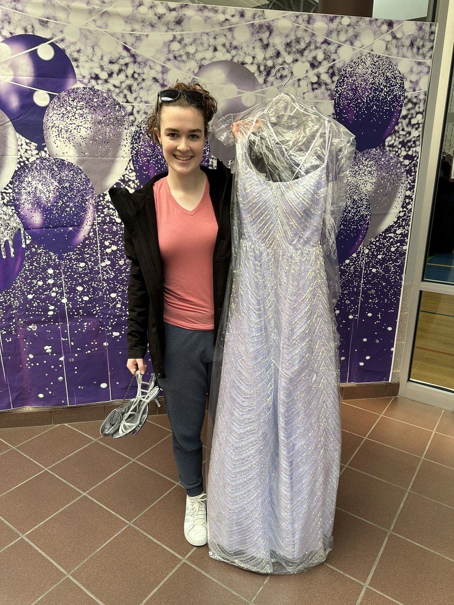 We love seeing the smiles of finding your dream prom dress! #MoCoRec #ProjectPromDress