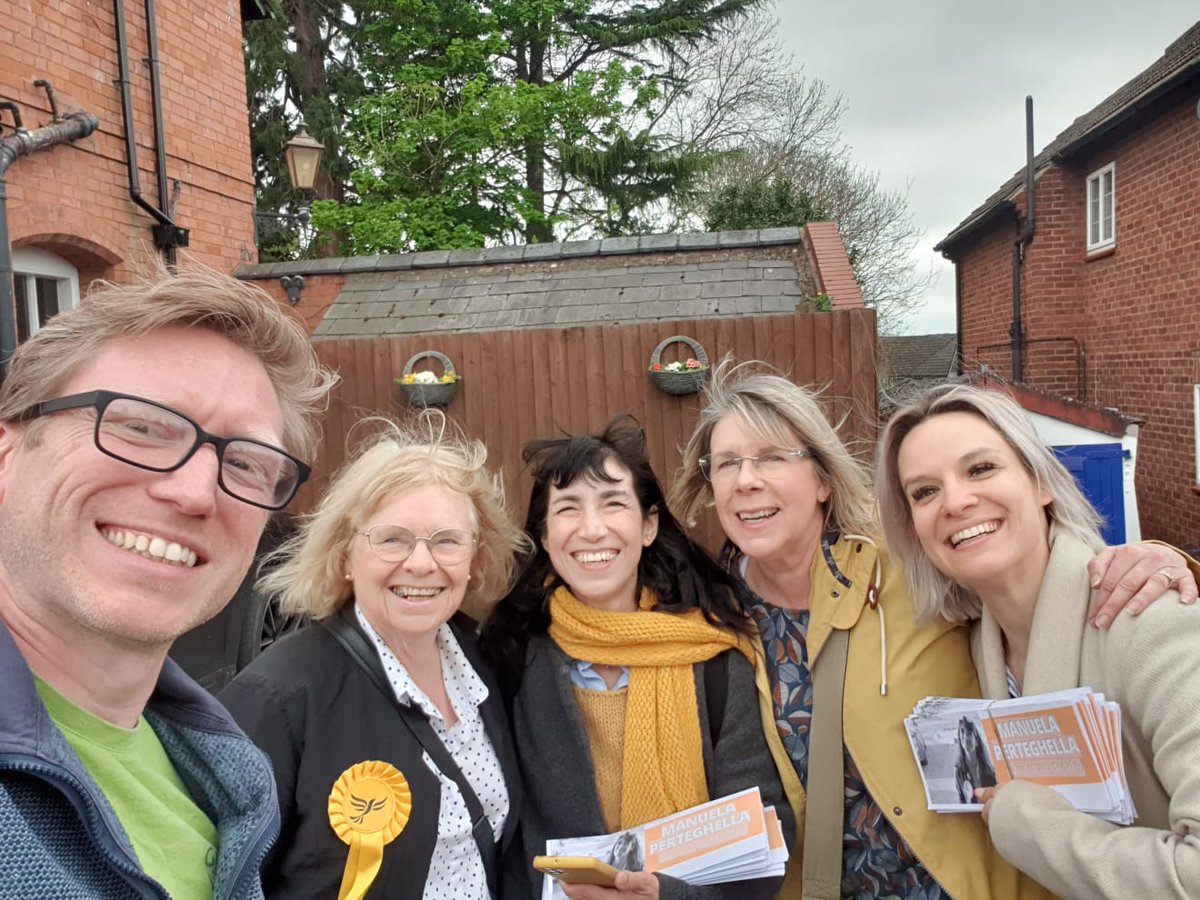MP4Stratford's tweet image. Excellent door knocking session in Clopton this afternoon. Looking forward to more conversations with residents tomorrow! 

#LibDemDoorstep 🔶️