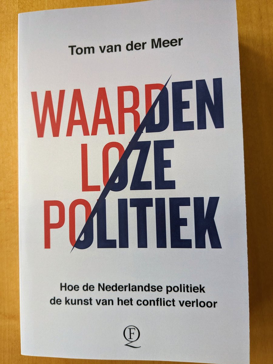 Ik heb in het dorp bij Van Atten het recente boek van @TomWGvdMeer opgepikt. Genieten en nadenken met lekker weer erbij. 🌞😎📚 libris.nl/a/tom-van-der-…