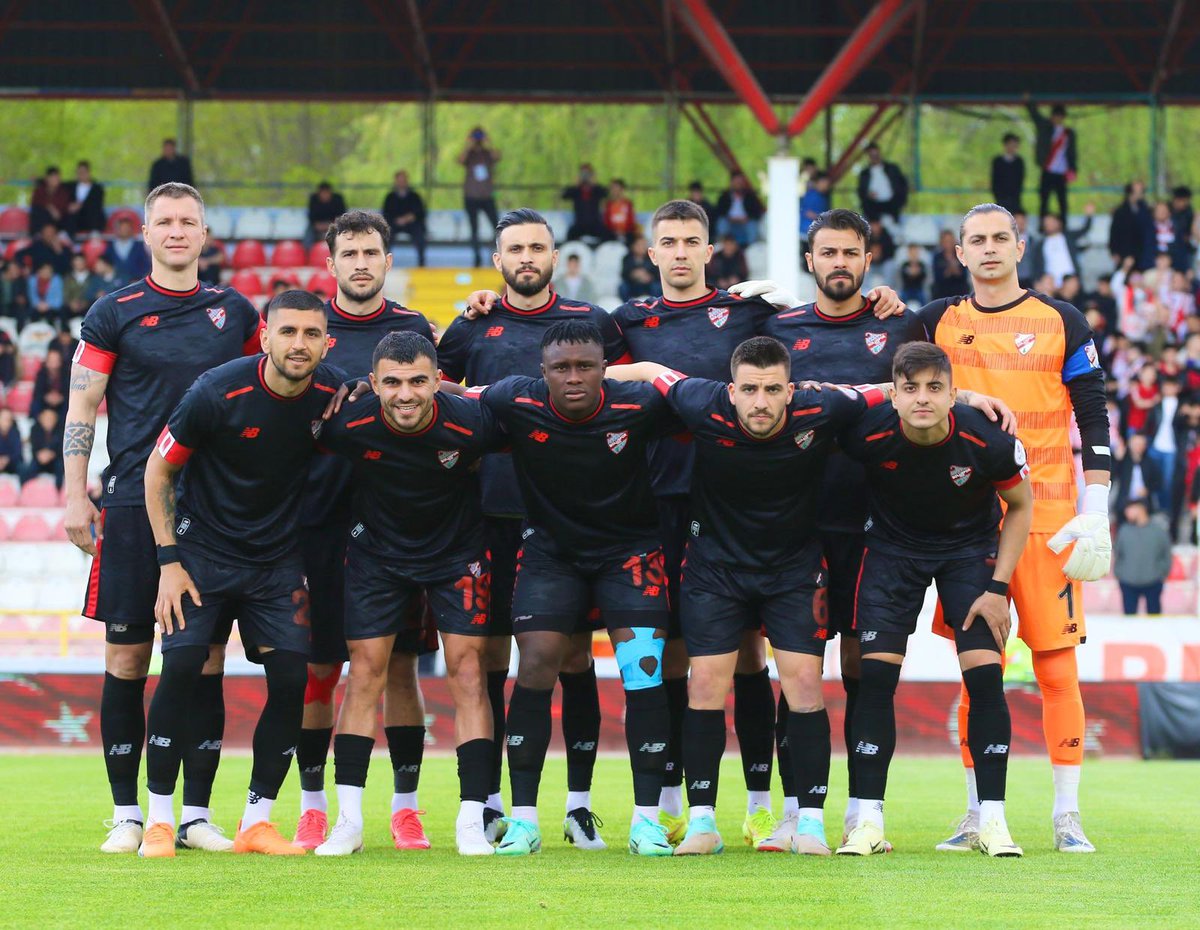 3️⃣ Puan Boluspor’umuzun👏🏻

Trendyol 1. Lig’in 30. haftasında Ümraniyespor’u 1-0 skorla yenerek heyecan dolu mücadelenin kazananı olan Boluspor’umuzu tebrik ediyor, play-off mücadelesinde başarılar diliyoruz.