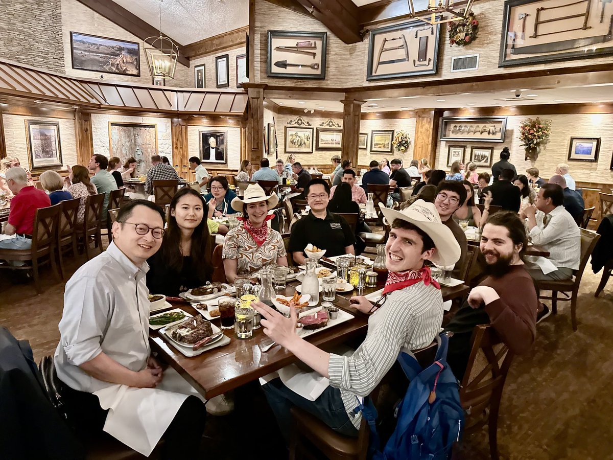 Thanks for stopping by ⁦@MDAndersonNews⁩ @BrunoBeernaert⁩ and Anett. #TasteOfTexas #FirstEverPrimeRib ⁦⁦@OxfordCancer⁩ ⁦@eileen_parkes⁩ ⁦@YWangPhD⁩, ⁦@AnnetteWu9⁩ Jared Edwards, Yifan Ma, ⁦@wenjiang_nano⁩