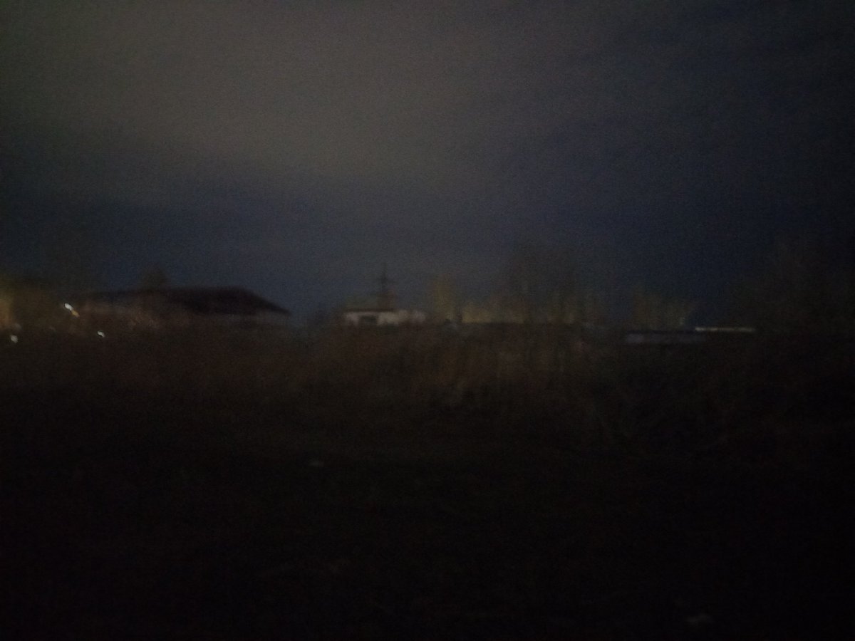 Я восхищаюсь тем как " хорошо" у нас работают фонари в городе , но зато фотка атмосферная #^^'