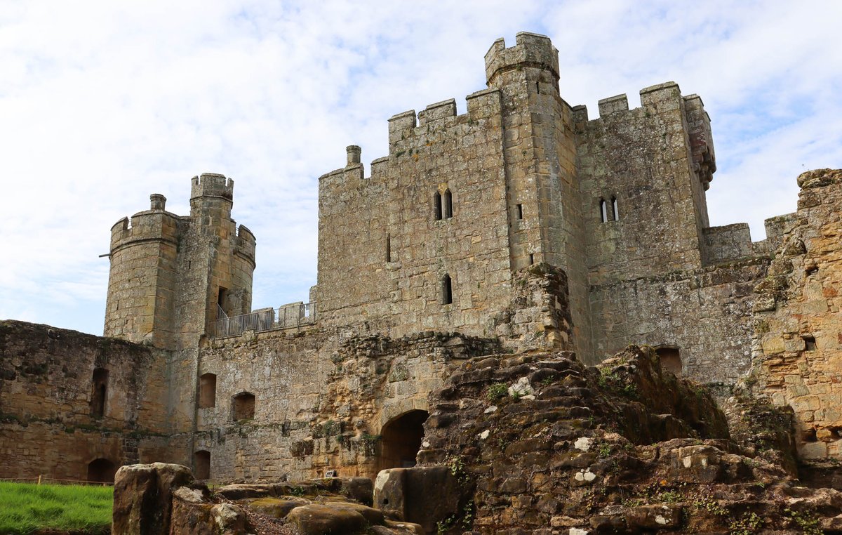 We hope you've enjoyed an Easter adventure at Bodiam Castle. We're already looking ahead at what's coming up next: 🏹 Have-a-go archery 🏰 Castle tours 🎶 Live music 👑 Re-enactment groups 🔐 Keys to the Castle trail ✨ Morris dancing 🎭 Outdoor theatre 📸 NT/Lucy Evans