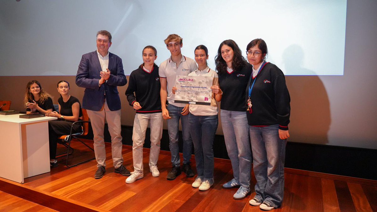 ConcelloCoruna's tweet photo. 🏆 Os IES Rafael Puga Ramón e IES Agra do Orzán, e os CPR de Eirís e as Esclavas, gañadores dos premios do programa #ImaxinaCoruña2024.

Os detalles, aquí: https://t.co/JQyGCSamh4 https://t.co/30B1ICllvp