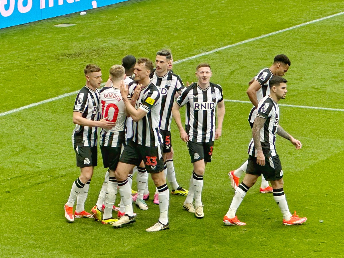 sasha blythe tweet media