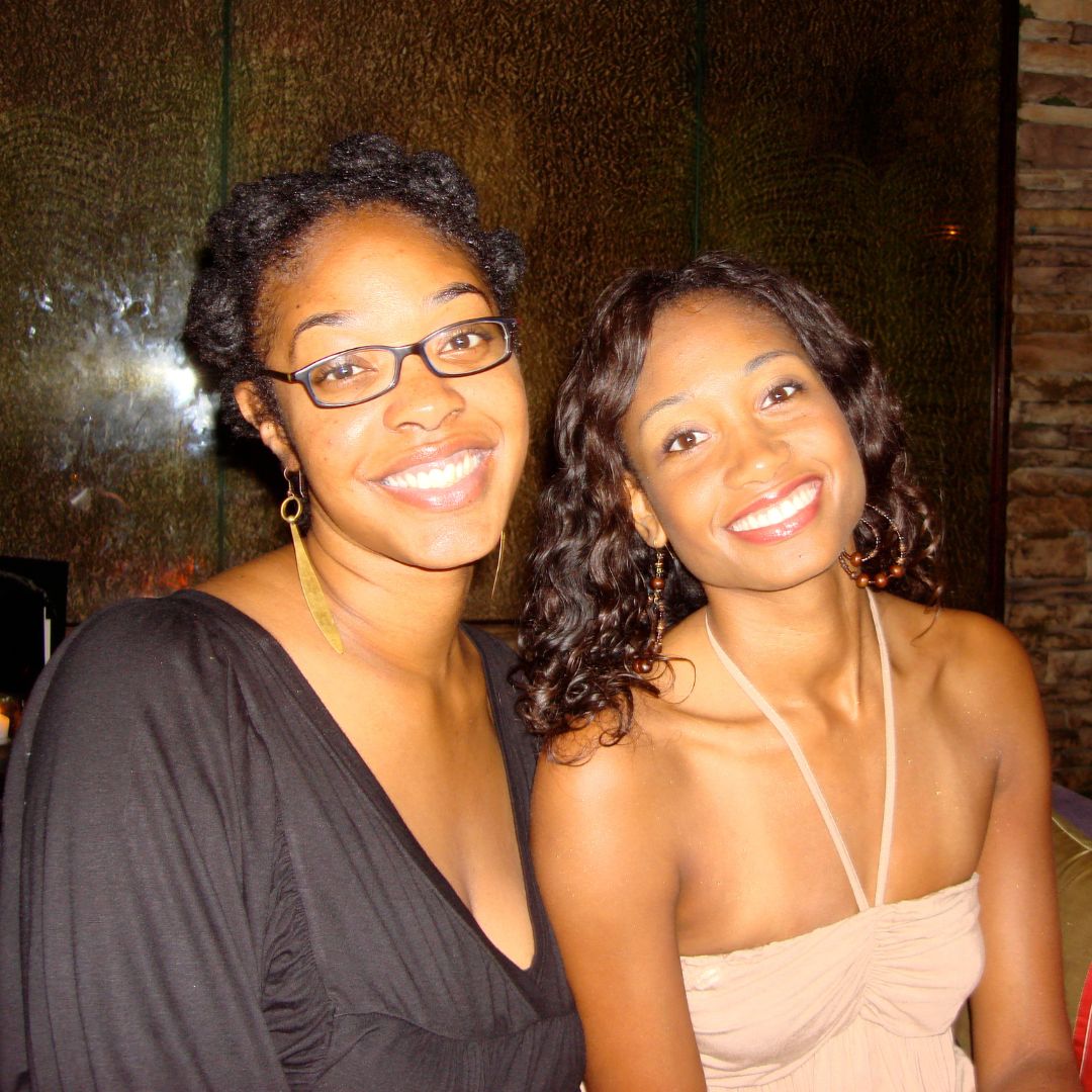 ajarae's tweet photo. In honor of National Siblings Day, which I missed this week, this is one of my favorite pics of my sister and me. @missxcairo https://t.co/2APpwndWeN