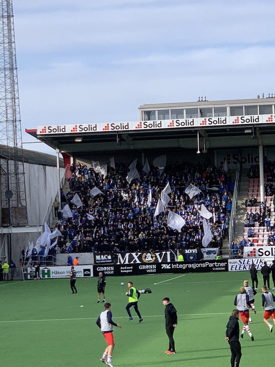 Særpingene vifter med de hvite flagga allerede, er det over før kampstart da? 😂😂😂