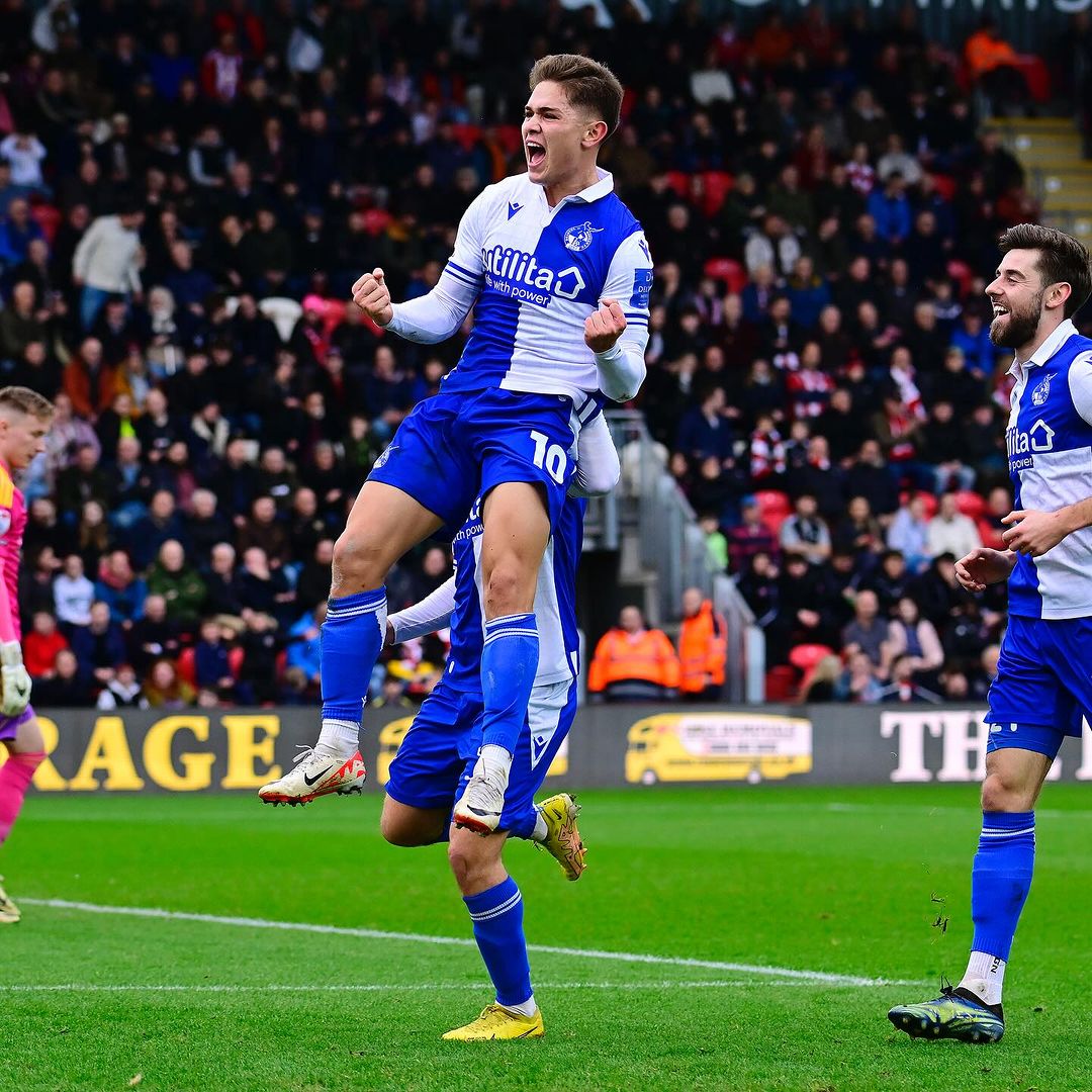 🇨🇷 Brandon Aguilera volvió al gol El tico le anotó al Cheltenham Town