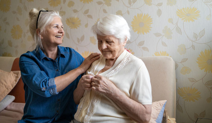 4 Ways to Get Someone with #Dementia to Change Clothes dailycaring.com/4-ways-to-get-… by @DailyCaring #Alzheimers