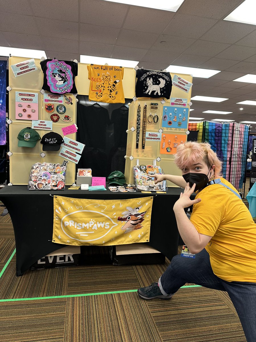 I am at the #FCL dealers den all weekend!!!! Come swing by for some hats, lanyards, stickers, sh1rts, and maybe some ~~~~surprises~~~~