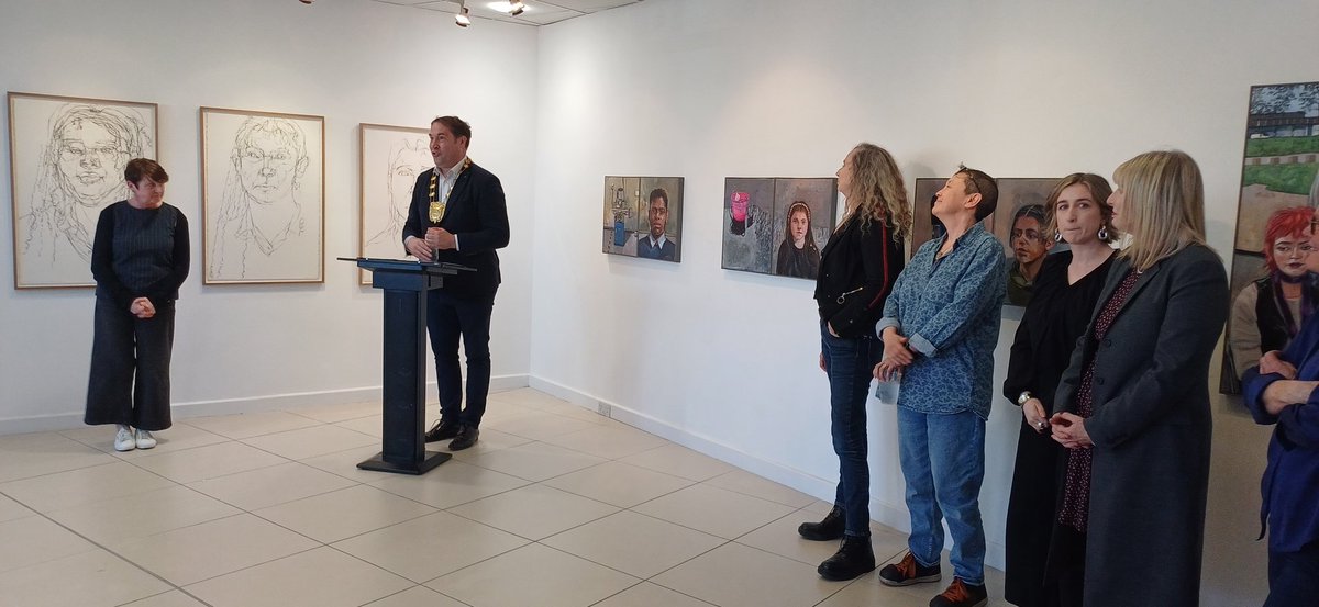 Delighted to support the closing event of #NestExhibition @Draiocht_Blanch today, with @MayorofFingal Cllr. Adrian Henchy accepting the wonderful gift of 46 unique artworks by @UnaSealy #zsoltbasti #sahokoblake #dorothysmith to @Fingalcoco #MunicipalArtCollection 👏✨️