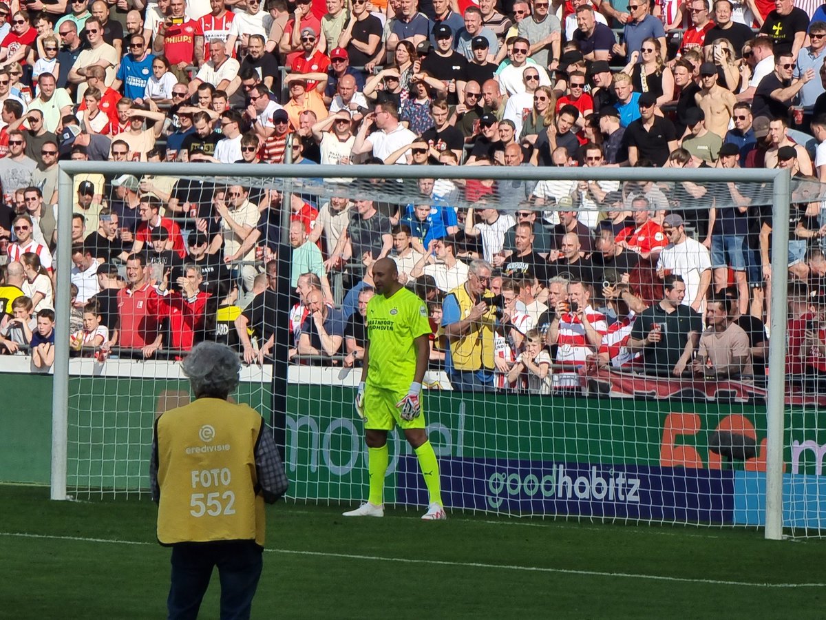 Heurelho da Silva Gomes is thuis! 😍 @psv @hdgomes #PSV #Eindhoven #EendrachtMaaktMacht #RoadTo25 #Gomes